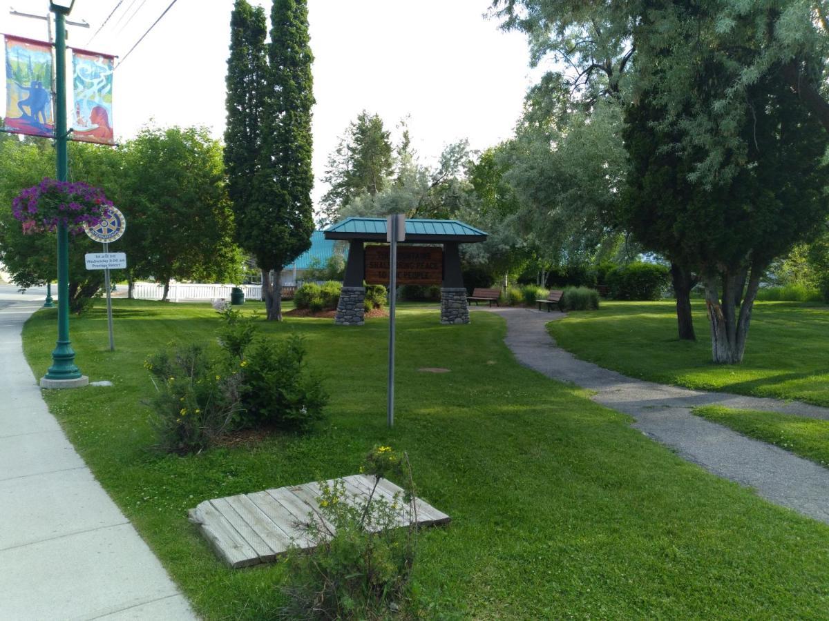 Appletree Inn Рейдиум-Хот-Спрингс Экстерьер фото