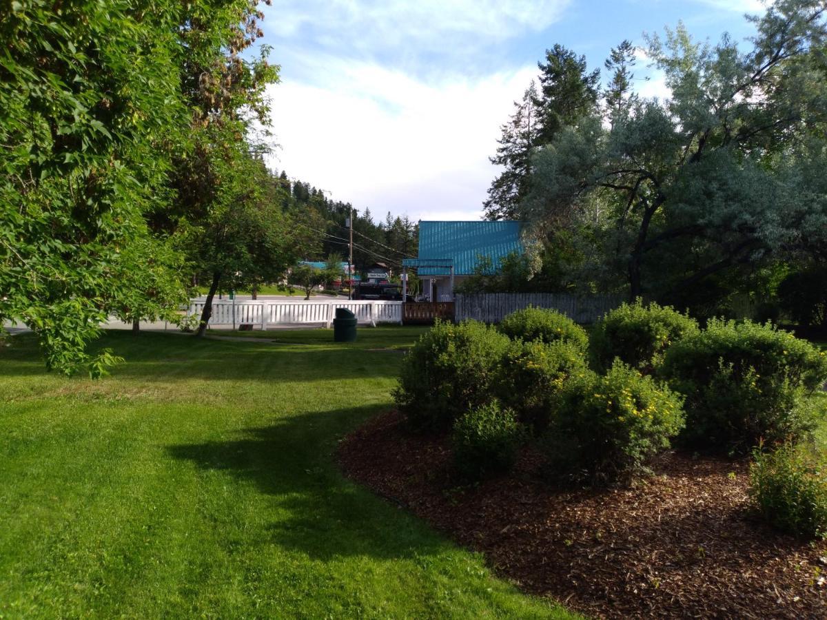 Appletree Inn Рейдиум-Хот-Спрингс Экстерьер фото